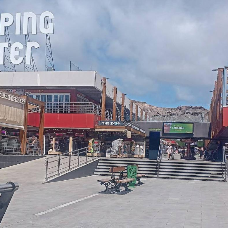 SE ALQUILA LOCAL COMERCIAL SIN TRASPASO EN LA MEJOR ZONA DEL CENTRO COMERCIAL DE PUERTO RICO – GRAN CANARIA