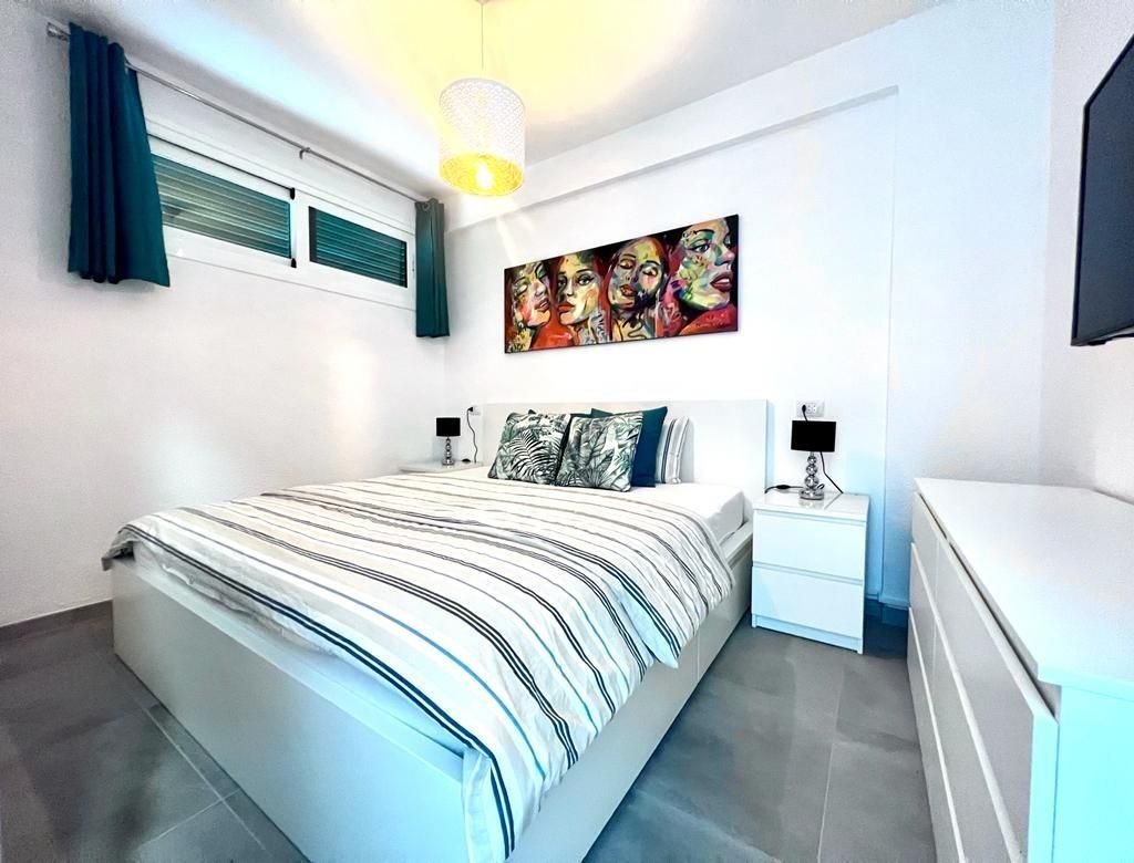 ¡Pequeña joya! Apartamento totalmente reformado a pocos pasos de la playa