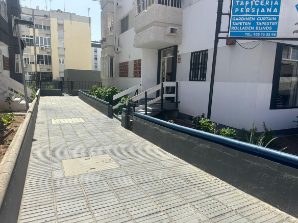 Se alquila amplio local semisótano de 133 m² en San Fernando de Maspalomas,
