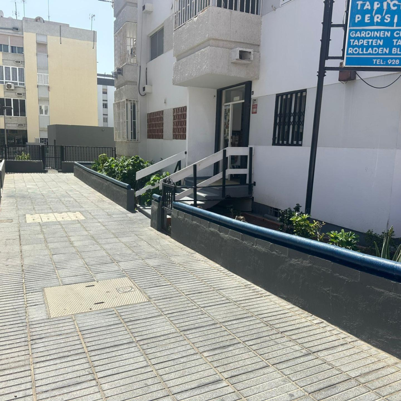 Se alquila amplio local semisótano de 133 m² en San Fernando de Maspalomas,