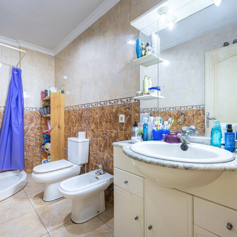 Exclusivo edificio en venta en El Tablero de 4 plantas (Garaje + 2 viviendas + azotea)