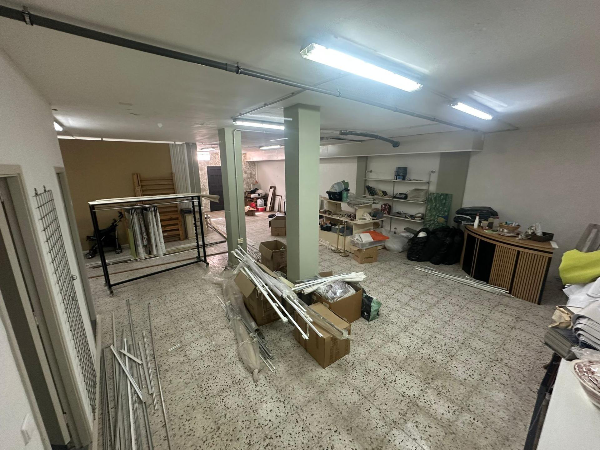Se alquila amplio local semisótano de 133 m² en San Fernando de Maspalomas,