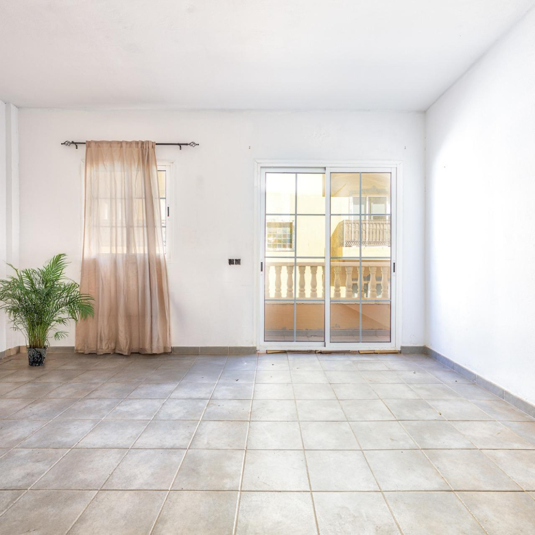 Exclusivo edificio en venta en El Tablero de 4 plantas (Garaje + 2 viviendas + azotea)