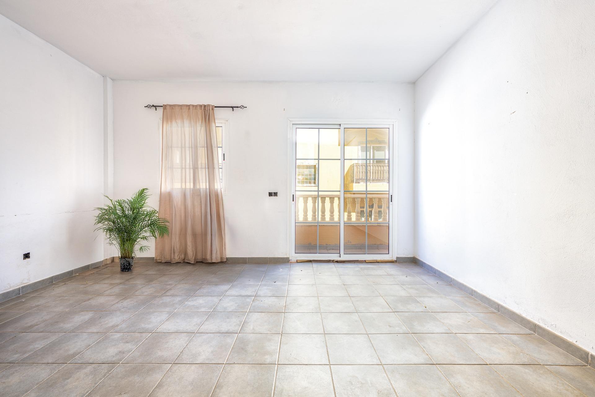 Exclusivo edificio en venta en El Tablero de 4 plantas (Garaje + 2 viviendas + azotea)