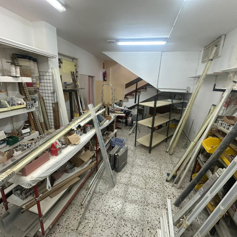 Se alquila amplio local semisótano de 133 m² en San Fernando de Maspalomas,