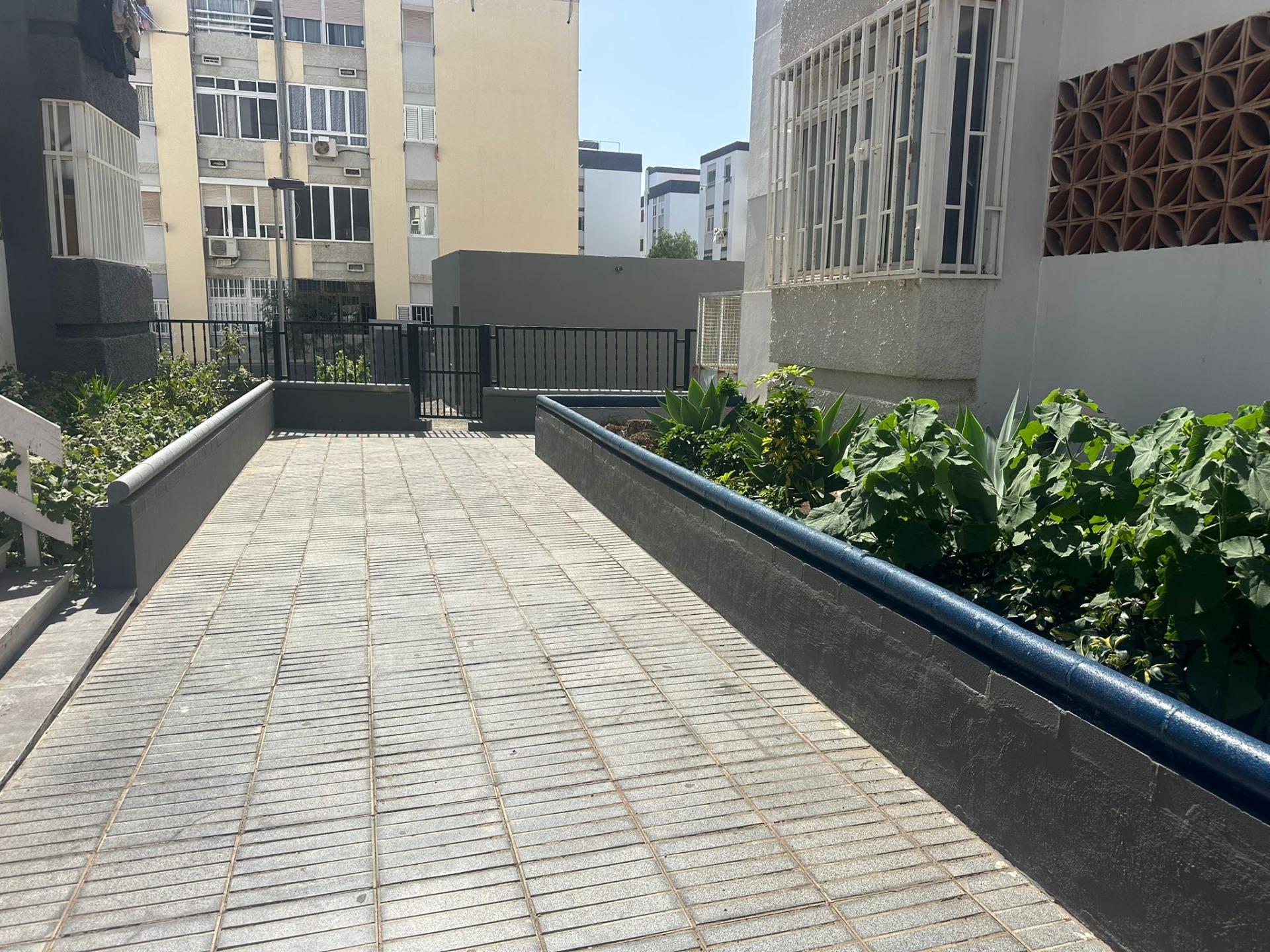 Se alquila amplio local semisótano de 133 m² en San Fernando de Maspalomas,