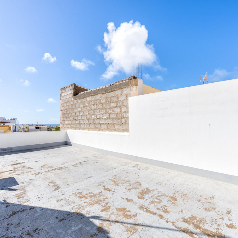 Exclusivo edificio en venta en El Tablero de 4 plantas (Garaje + 2 viviendas + azotea)