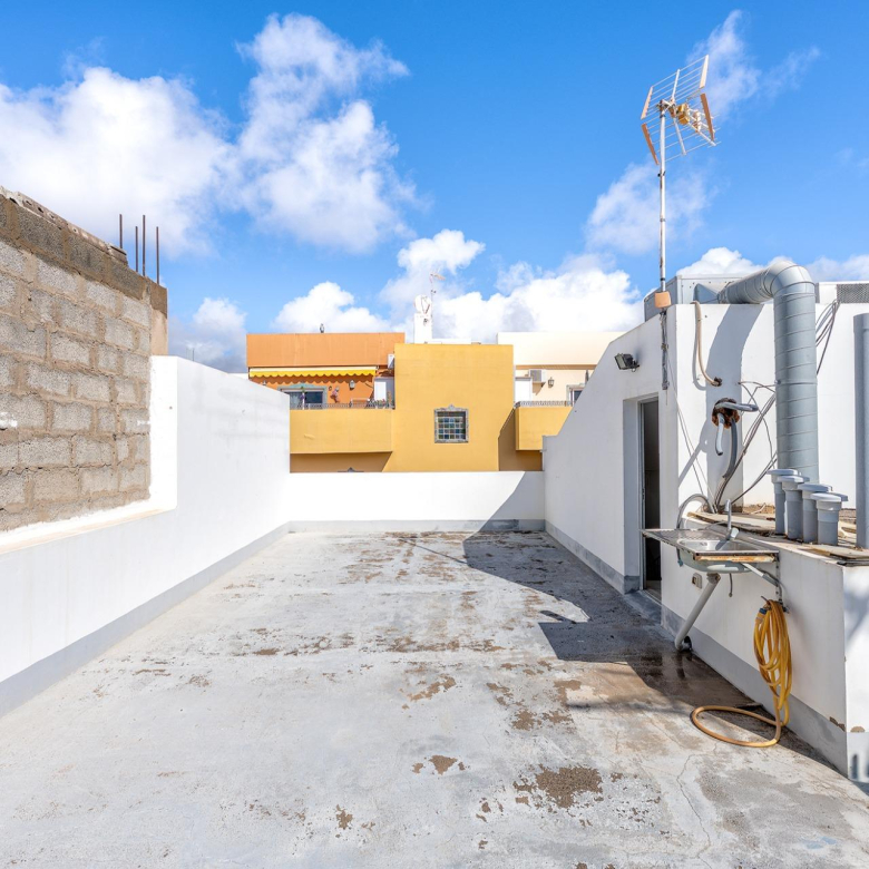 Exclusivo edificio en venta en El Tablero de 4 plantas (Garaje + 2 viviendas + azotea)