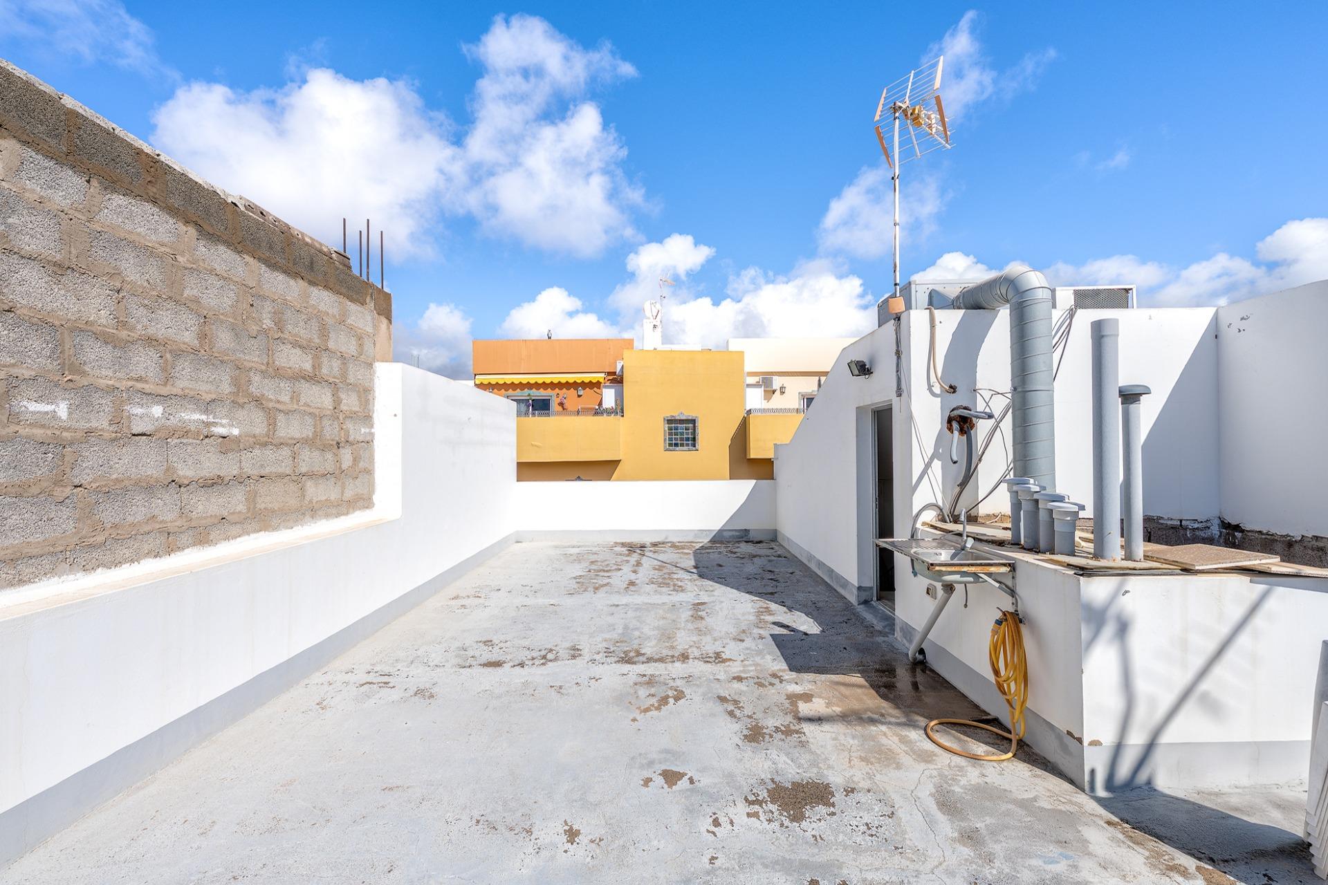 Exclusivo edificio en venta en El Tablero de 4 plantas (Garaje + 2 viviendas + azotea)