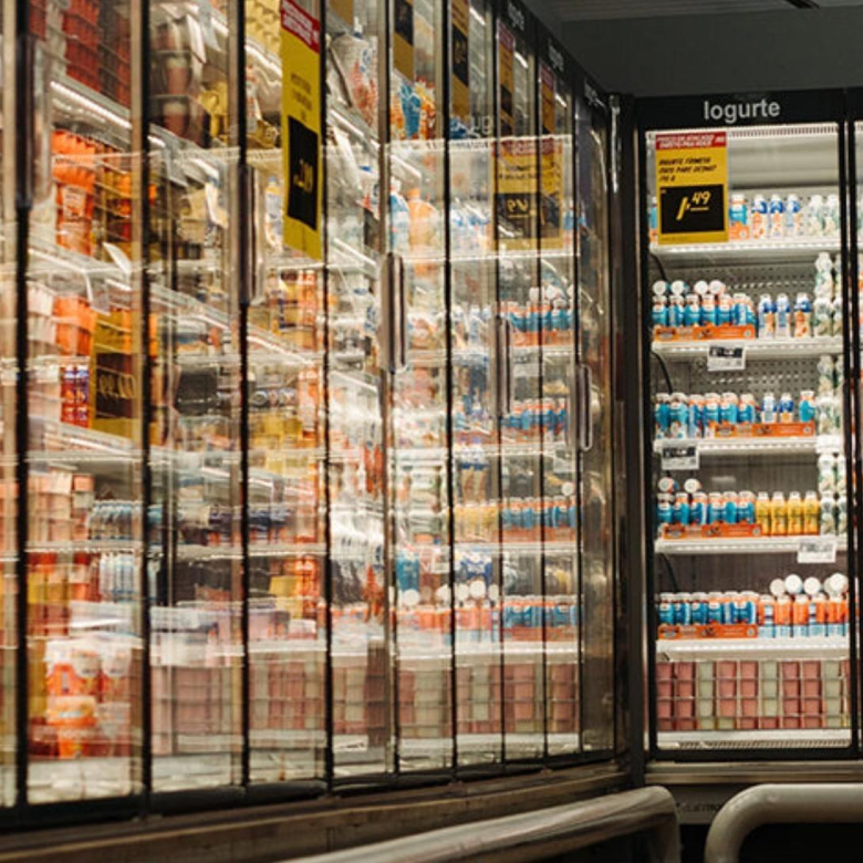 TRASPASO CAFETERIA – SUPERMERCADO EN PLAYA DEL INGLÉS – UBICACIÓN PREMIUM