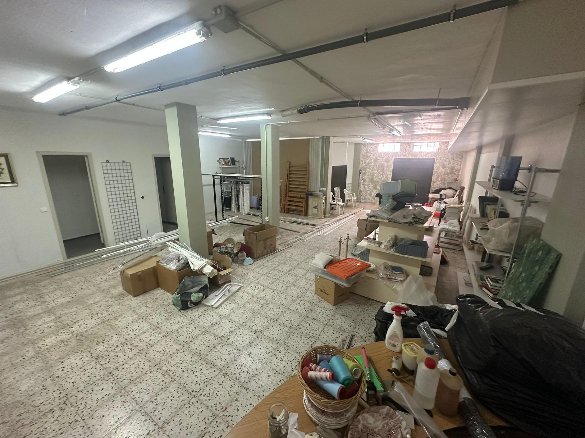 Se alquila amplio local semisótano de 133 m² en San Fernando de Maspalomas,
