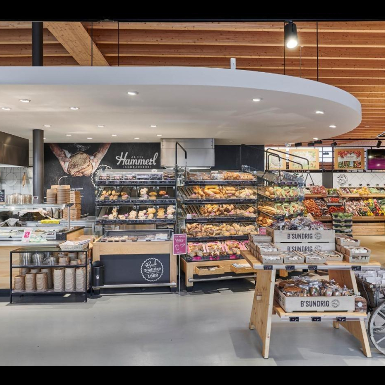 TRASPASO CAFETERIA – SUPERMERCADO EN PLAYA DEL INGLÉS – UBICACIÓN PREMIUM