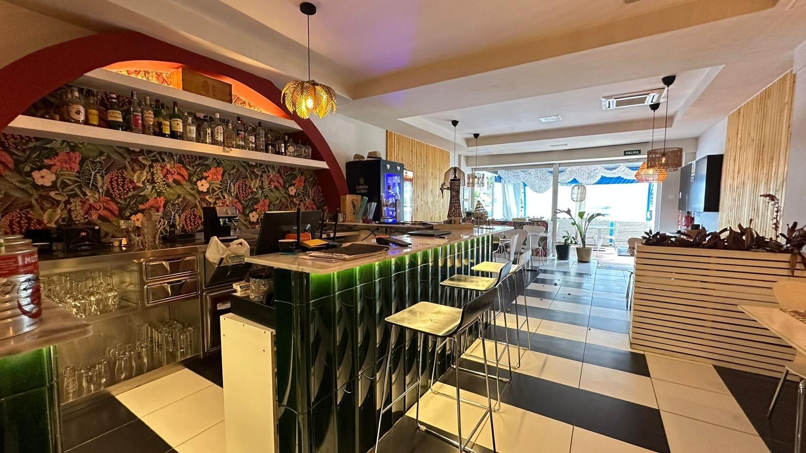 Traspaso de Rentable Restaurante-Pizzería en el Centro Comercial de San Agustín