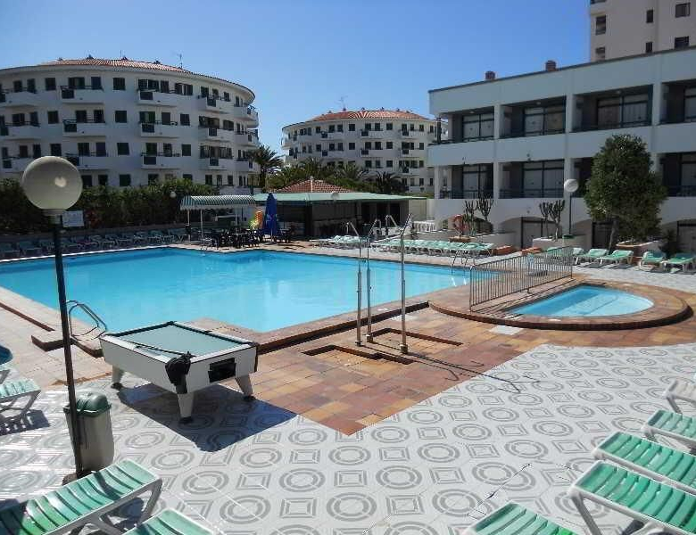 ¡Pequeña joya! Apartamento totalmente reformado a pocos pasos de la playa