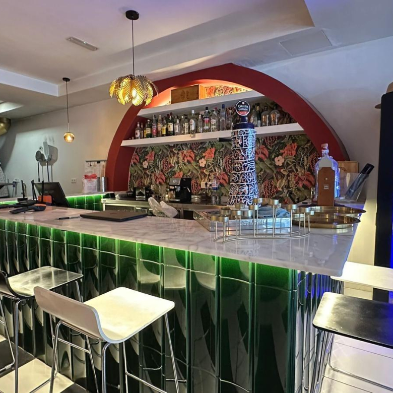 Traspaso de Rentable Restaurante-Pizzería en el Centro Comercial de San Agustín