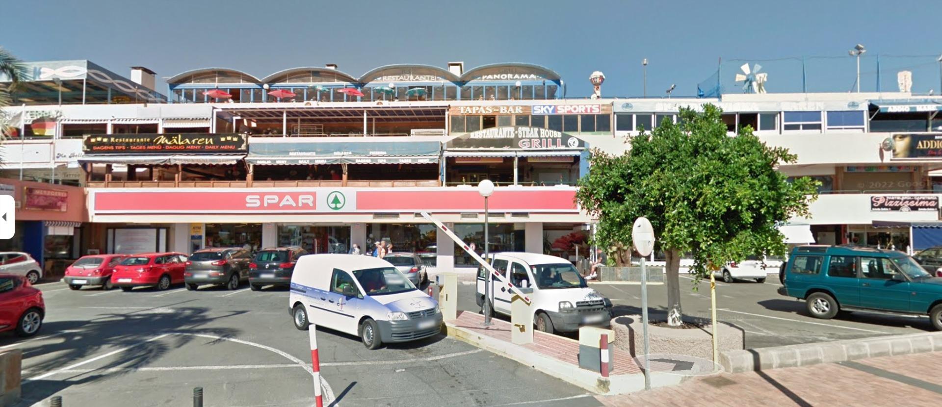 Traspaso de Rentable Restaurante-Pizzería en el Centro Comercial de San Agustín