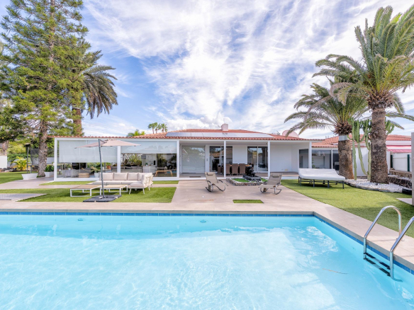 Villa de ensueño de 6 Dormitorios en el Campo de Golf