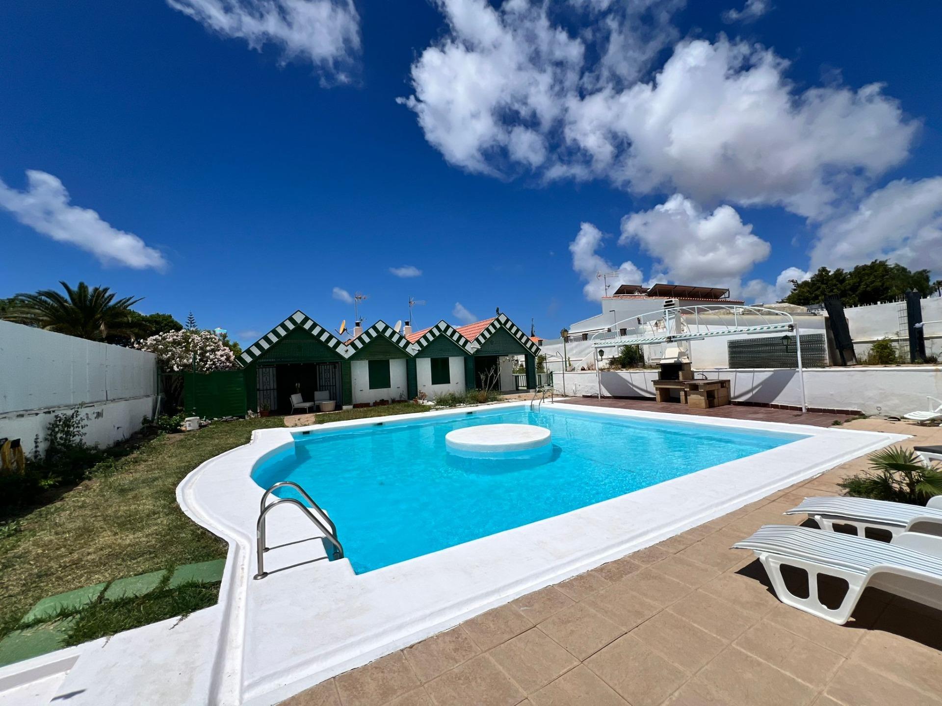 Acogedor bungalow de 2 dormitorios en Campo Internacional