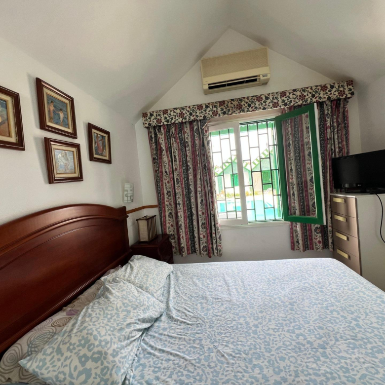 Acogedor bungalow de 2 dormitorios en Campo Internacional