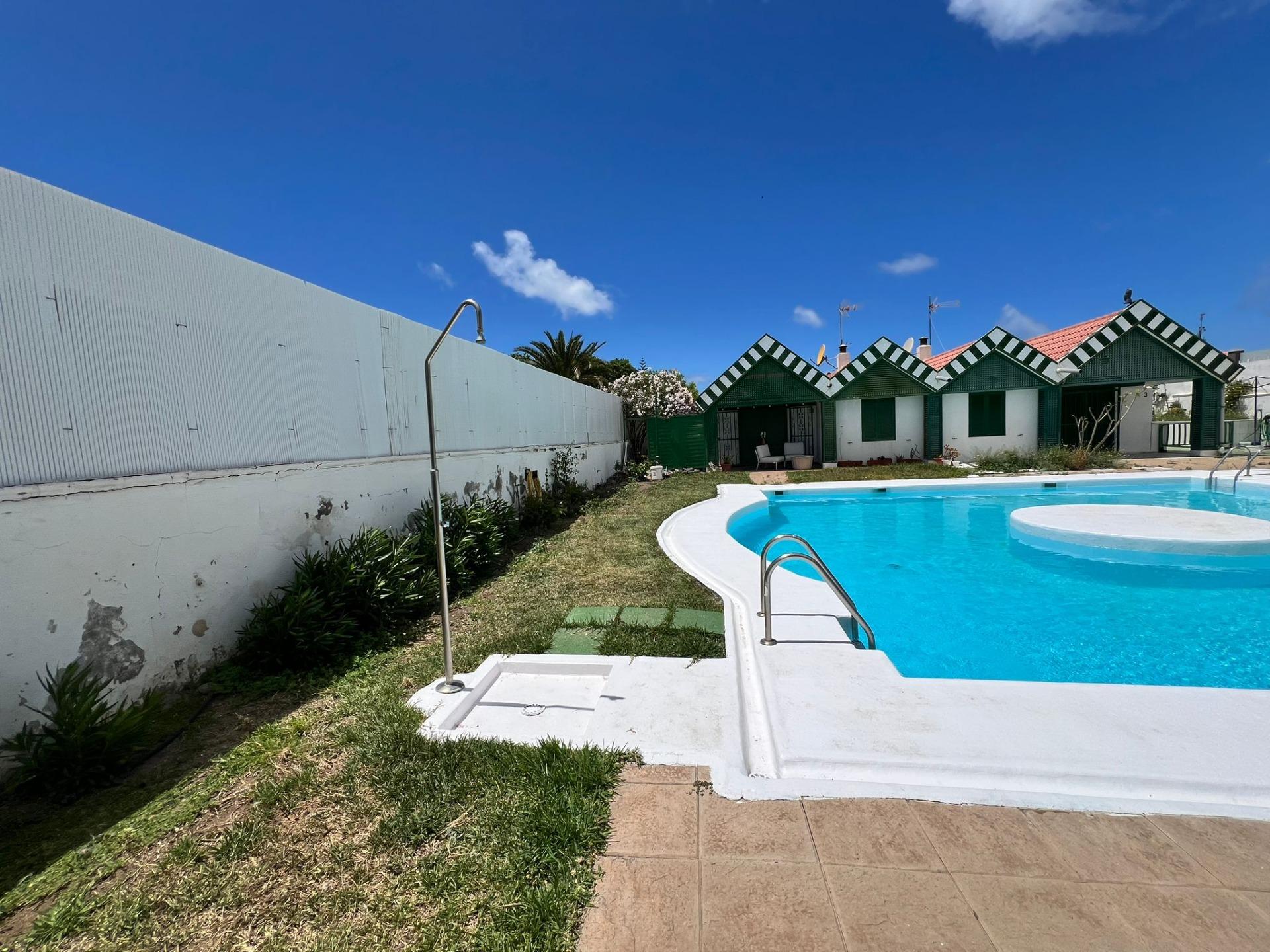Acogedor bungalow de 2 dormitorios en Campo Internacional