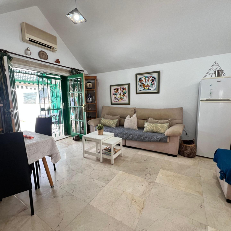 Acogedor bungalow de 2 dormitorios en Campo Internacional
