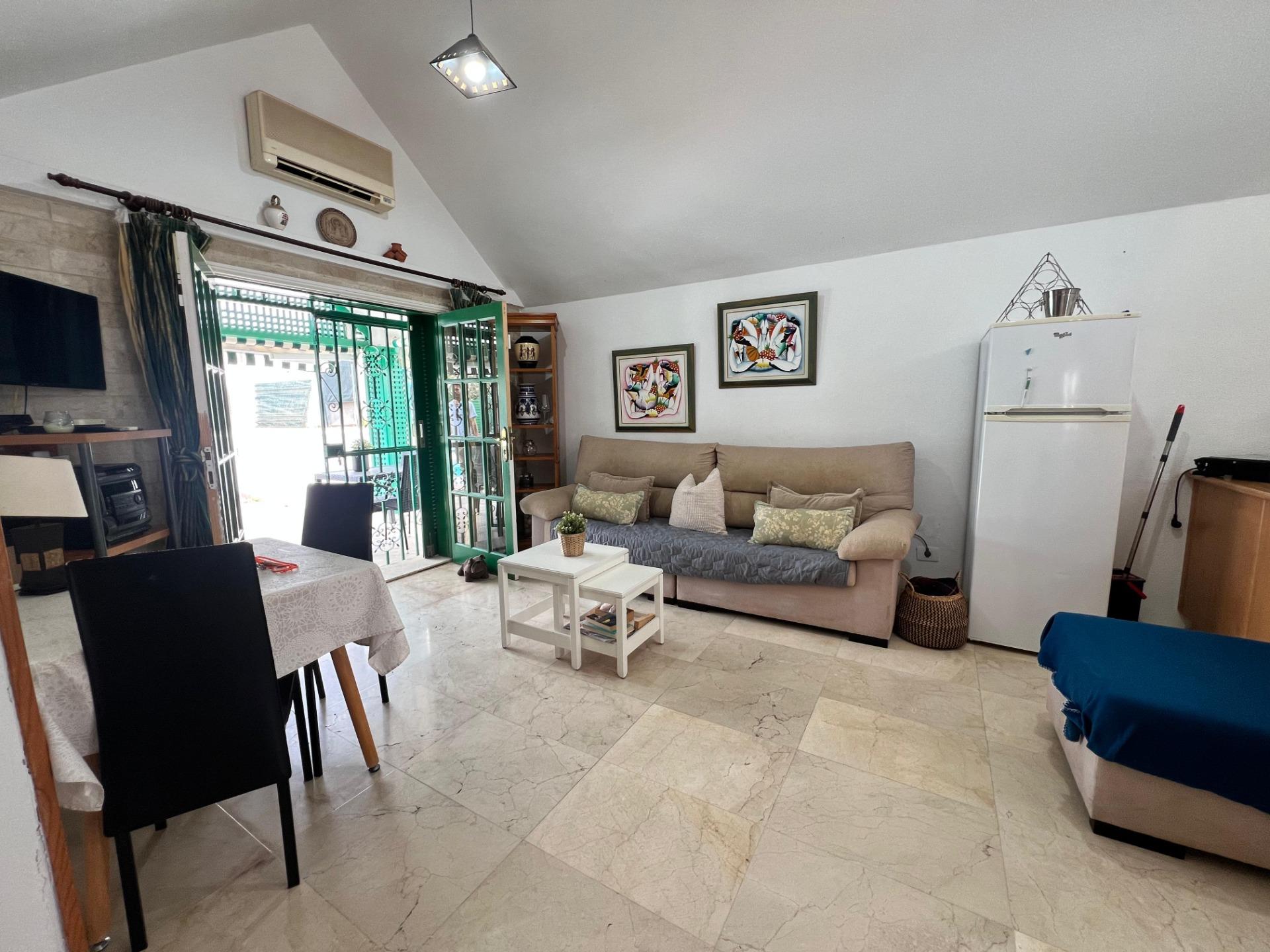 Acogedor bungalow de 2 dormitorios en Campo Internacional