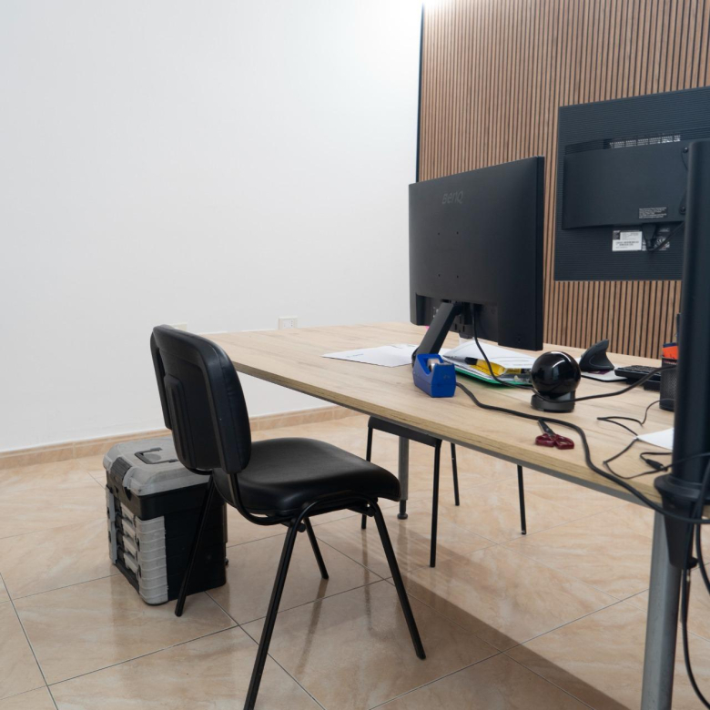 Oficina en venta – Edificio Colón, Centro de Vecindario – Gran Canaria Real Estate ✨