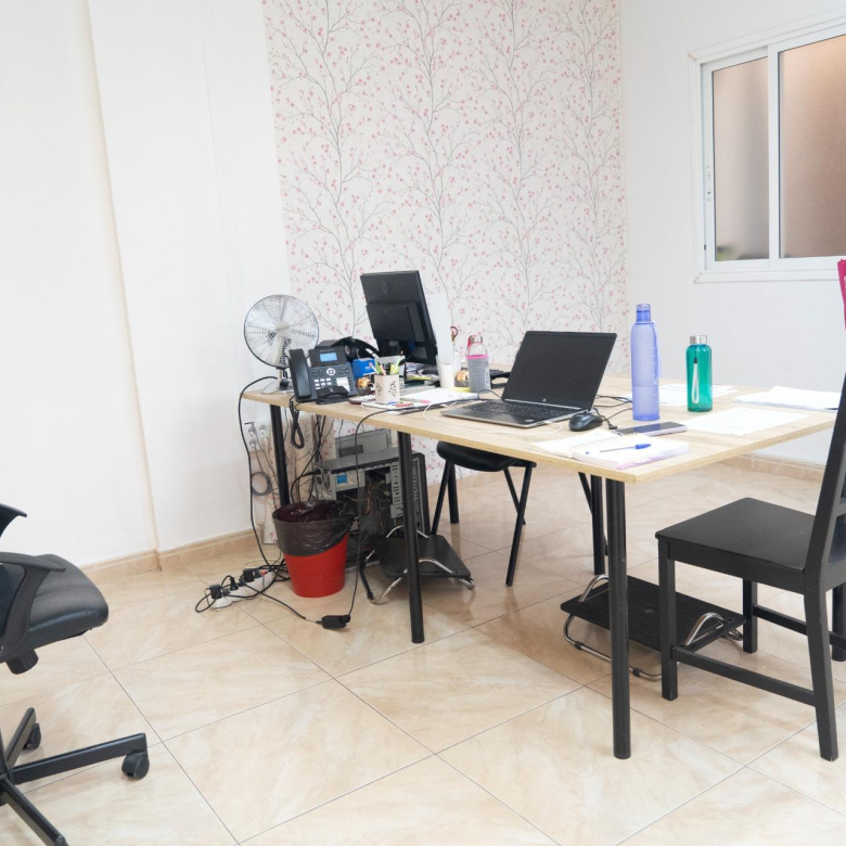 Oficina en venta – Edificio Colón, Centro de Vecindario – Gran Canaria Real Estate ✨