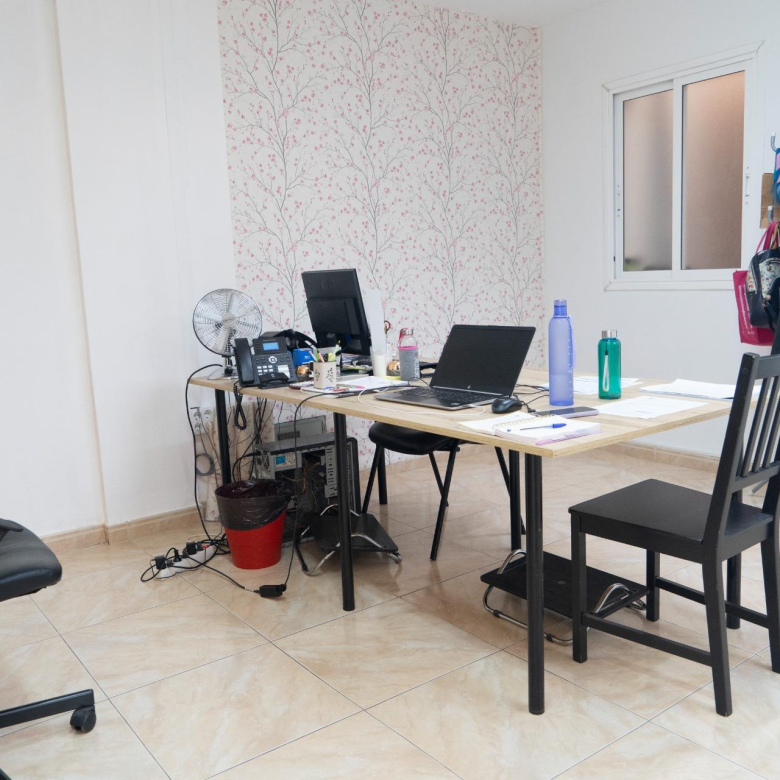 Oficina en venta – Edificio Colón, Centro de Vecindario – Gran Canaria Real Estate ✨