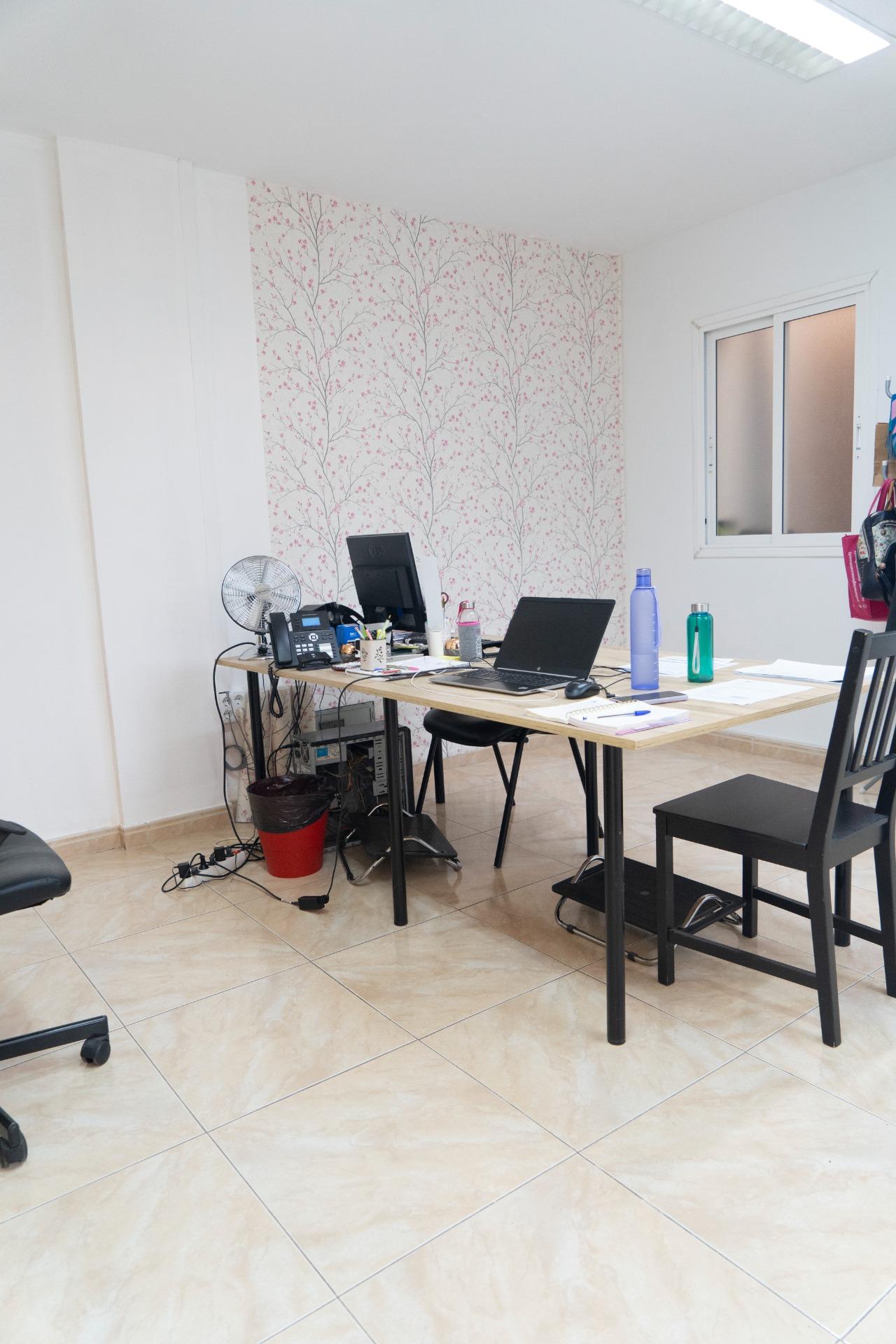 Oficina en venta – Edificio Colón, Centro de Vecindario – Gran Canaria Real Estate ✨