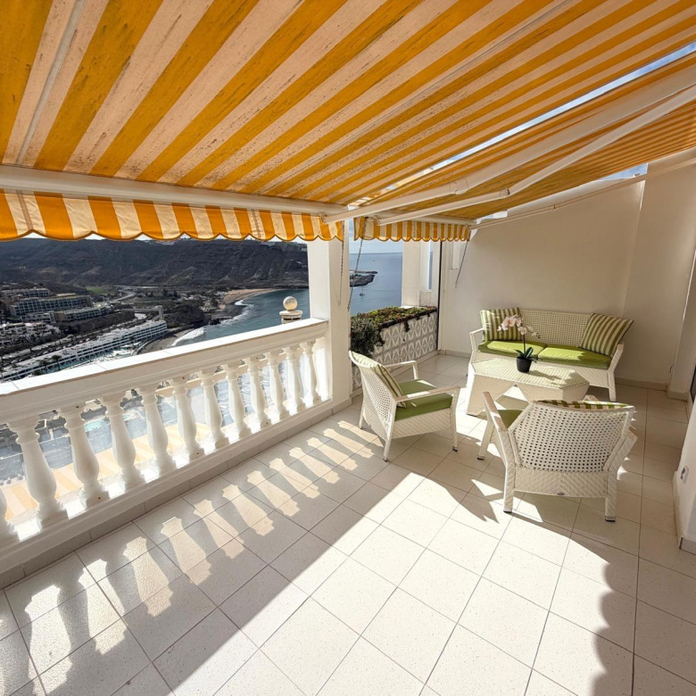 Apartamento con espectaculares vistas al mar sobre Playa del Cura