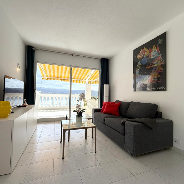 Apartamento con espectaculares vistas al mar sobre Playa del Cura