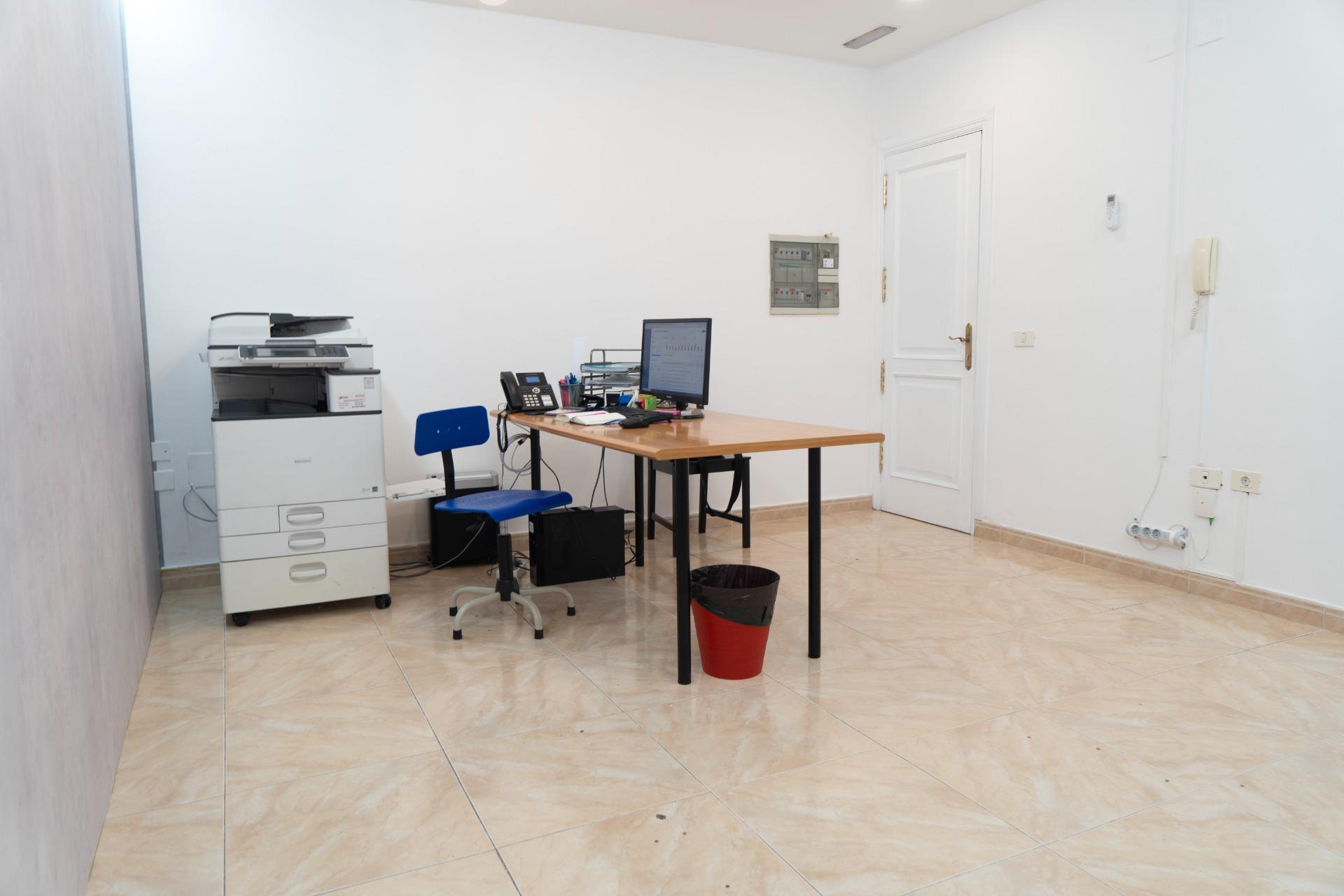 Oficina en venta – Edificio Colón, Centro de Vecindario – Gran Canaria Real Estate ✨