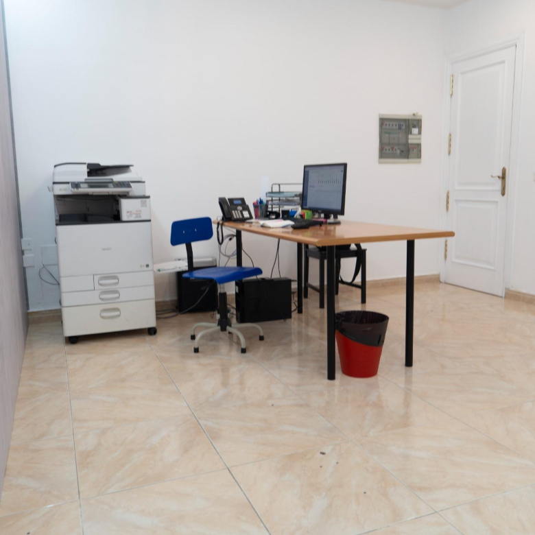 Oficina en venta – Edificio Colón, Centro de Vecindario – Gran Canaria Real Estate ✨