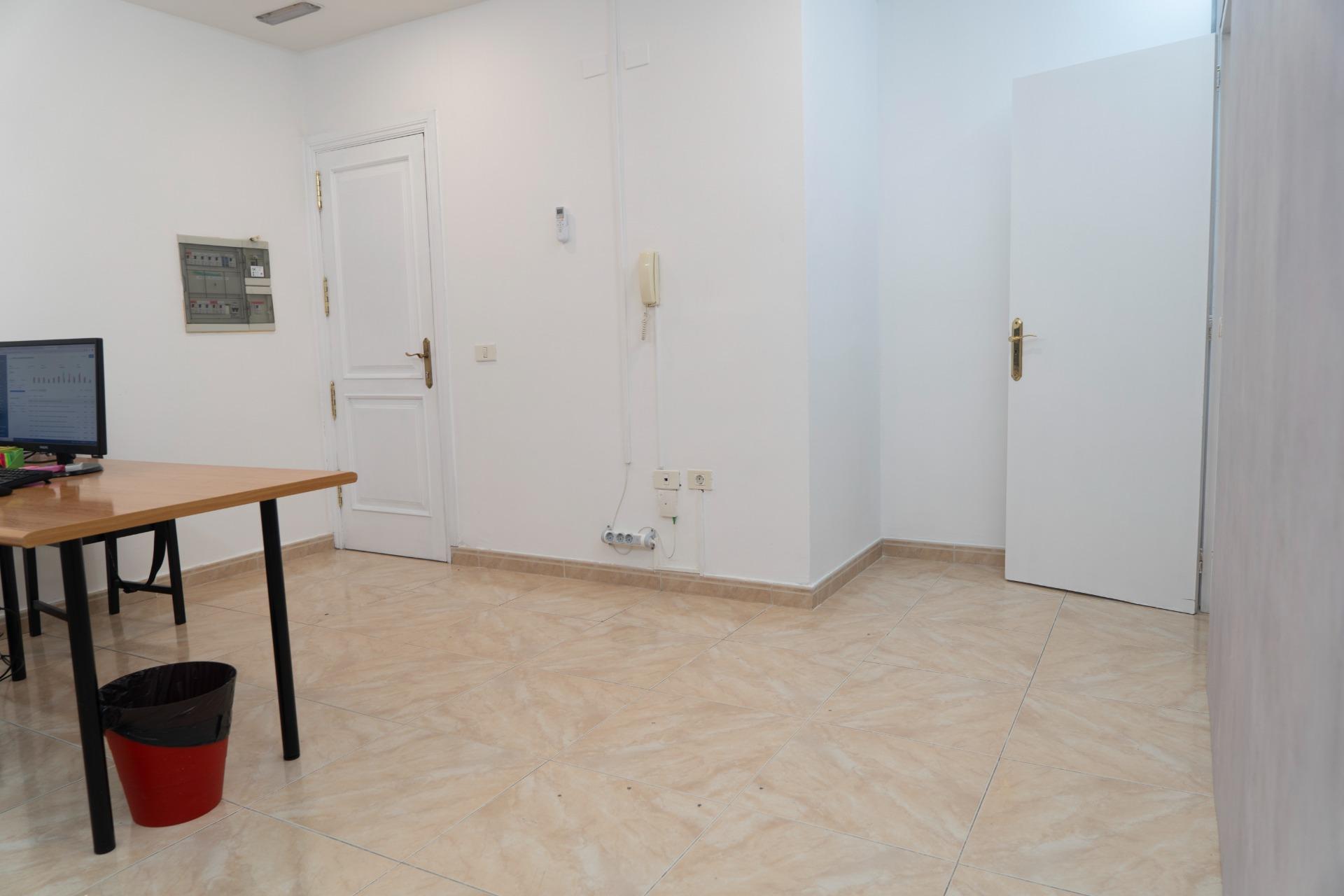 Oficina en venta – Edificio Colón, Centro de Vecindario – Gran Canaria Real Estate ✨