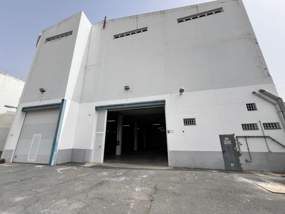 Alquiler de Planta Baja (nivel calle) de nave industrial en El Tablero de Maspalomas