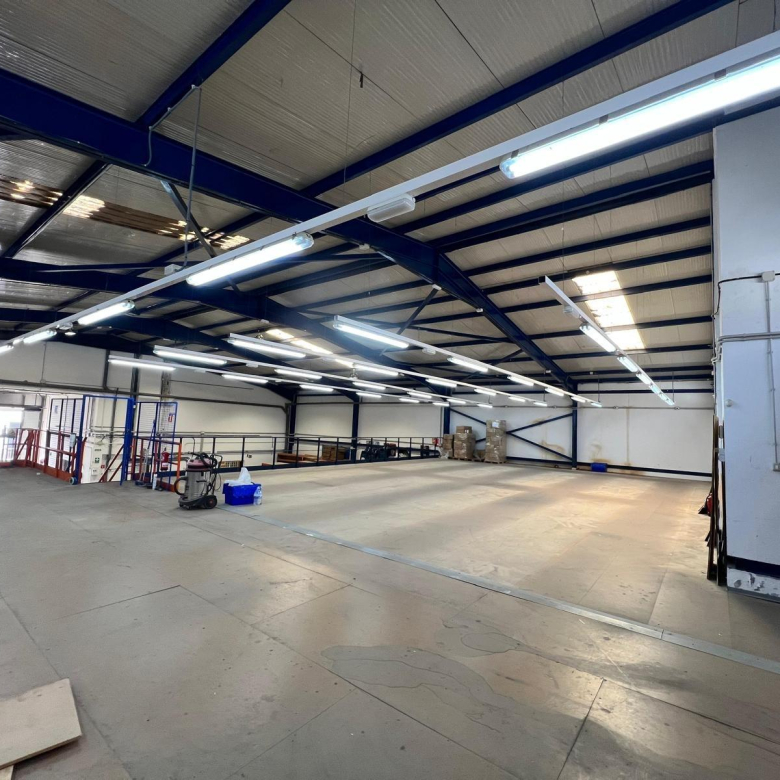 Alquiler de Planta Baja (nivel calle) de nave industrial en El Tablero de Maspalomas