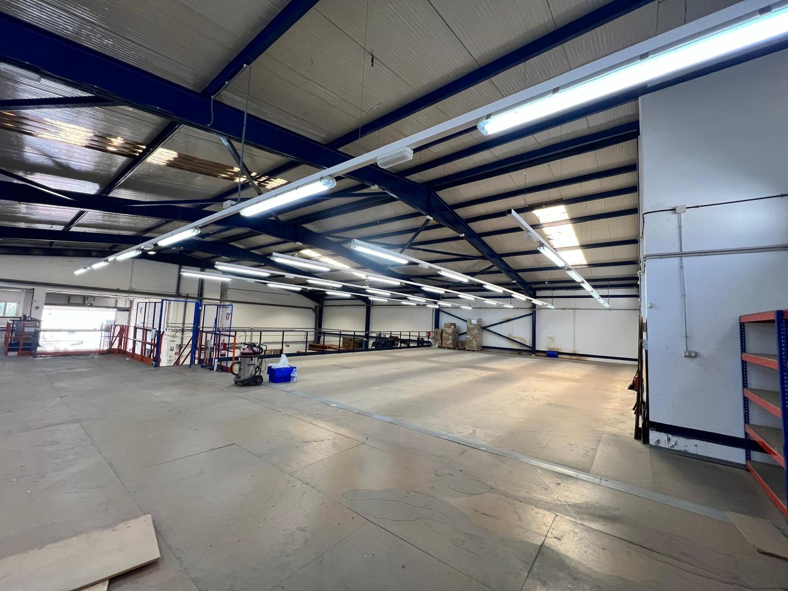Alquiler de Planta Baja (nivel calle) de nave industrial en El Tablero de Maspalomas