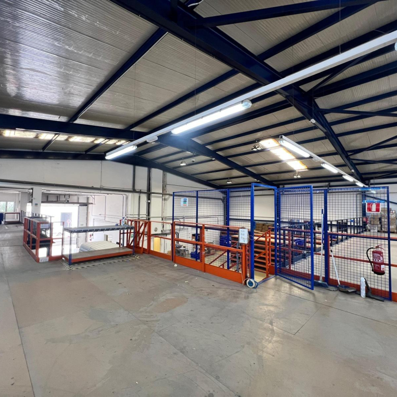 Alquiler de Planta Baja (nivel calle) de nave industrial en El Tablero de Maspalomas
