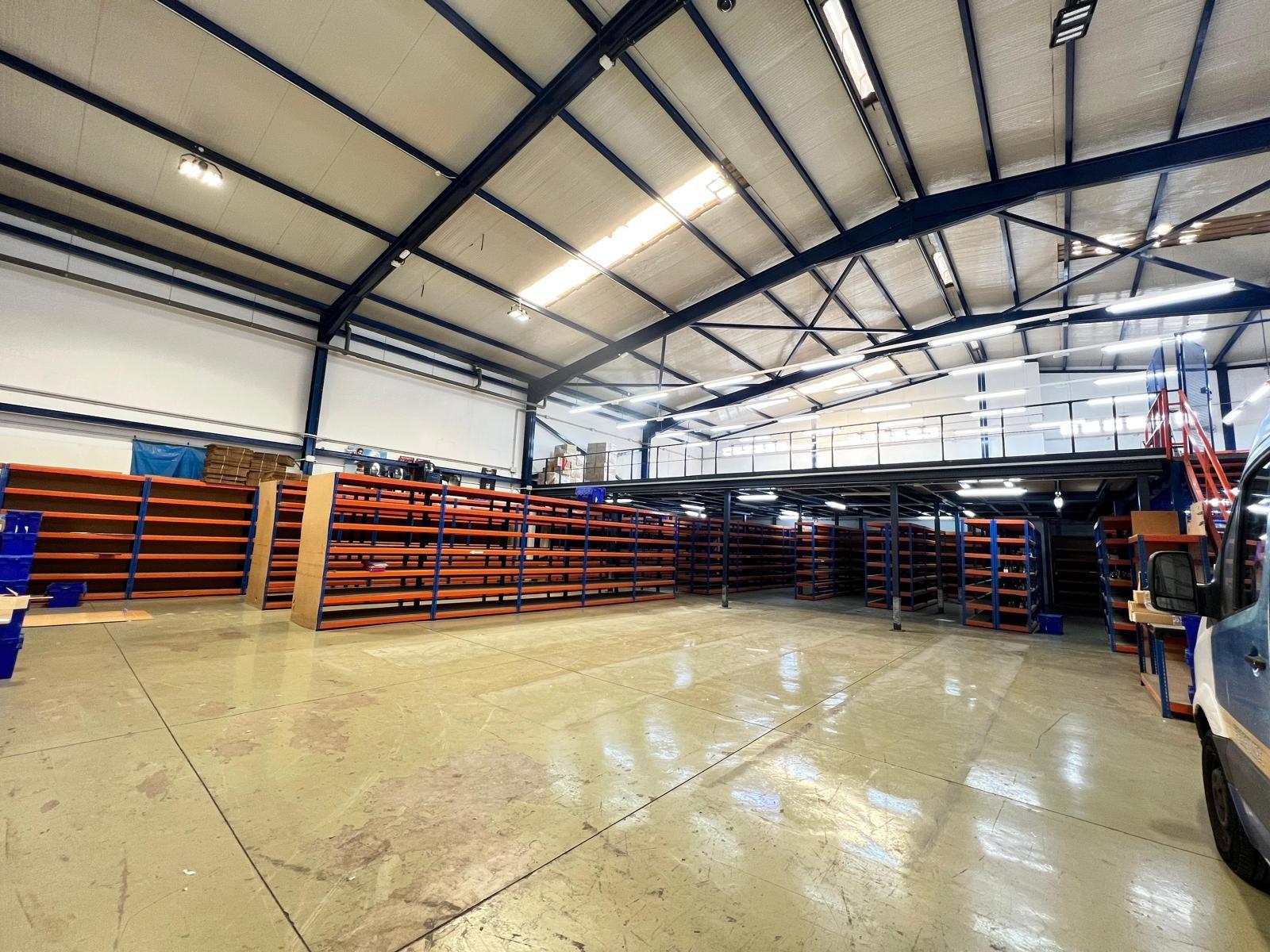 Alquiler de Planta Baja (nivel calle) de nave industrial en El Tablero de Maspalomas