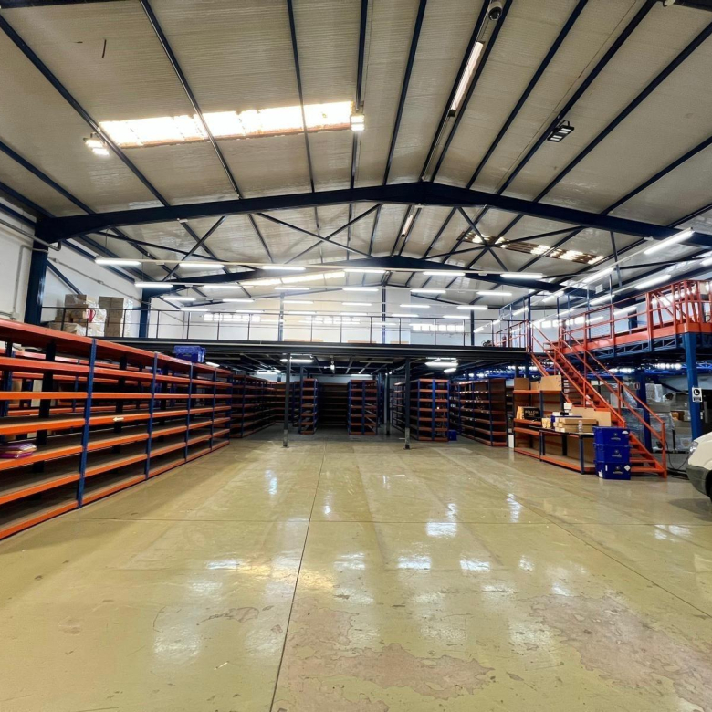 Alquiler de Planta Baja (nivel calle) de nave industrial en El Tablero de Maspalomas
