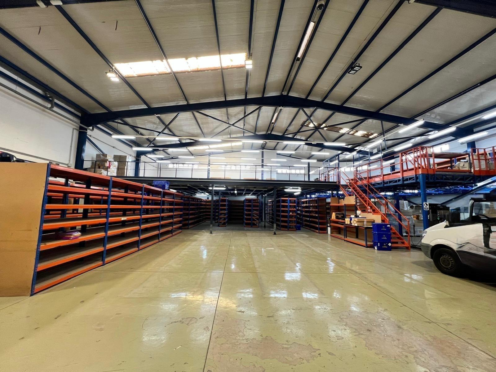 Alquiler de Planta Baja (nivel calle) de nave industrial en El Tablero de Maspalomas