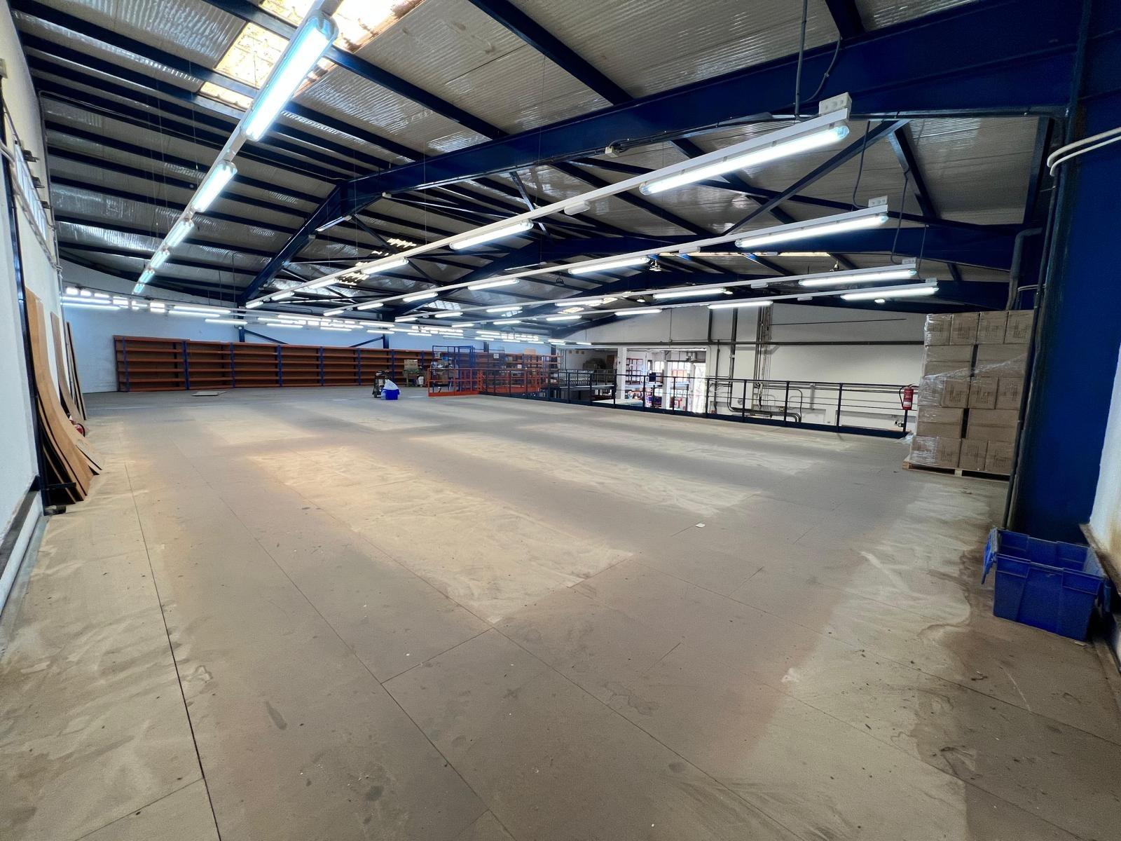 Alquiler de Planta Baja (nivel calle) de nave industrial en El Tablero de Maspalomas