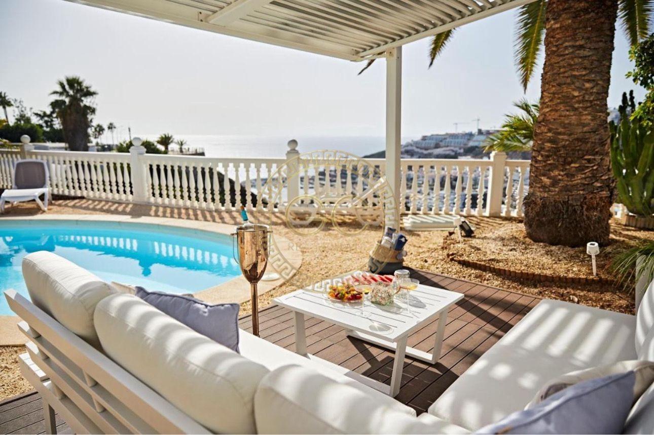 Exclusive dream villa with idyllic private garden, proper pool and sea view