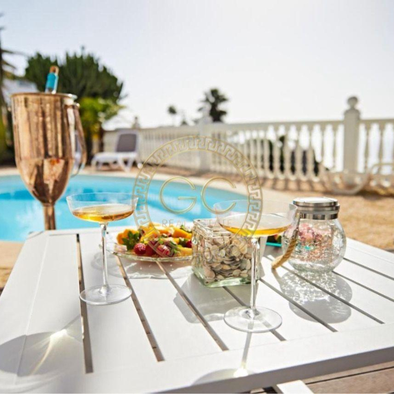 Exclusive dream villa with idyllic private garden, proper pool and sea view