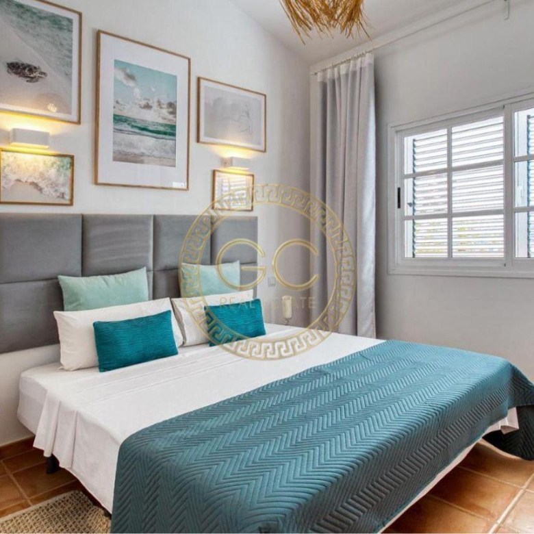 Exclusive dream villa with idyllic private garden, proper pool and sea view