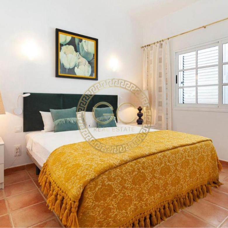 Exclusive dream villa with idyllic private garden, proper pool and sea view