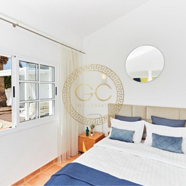 Exclusive dream villa with idyllic private garden, proper pool and sea view