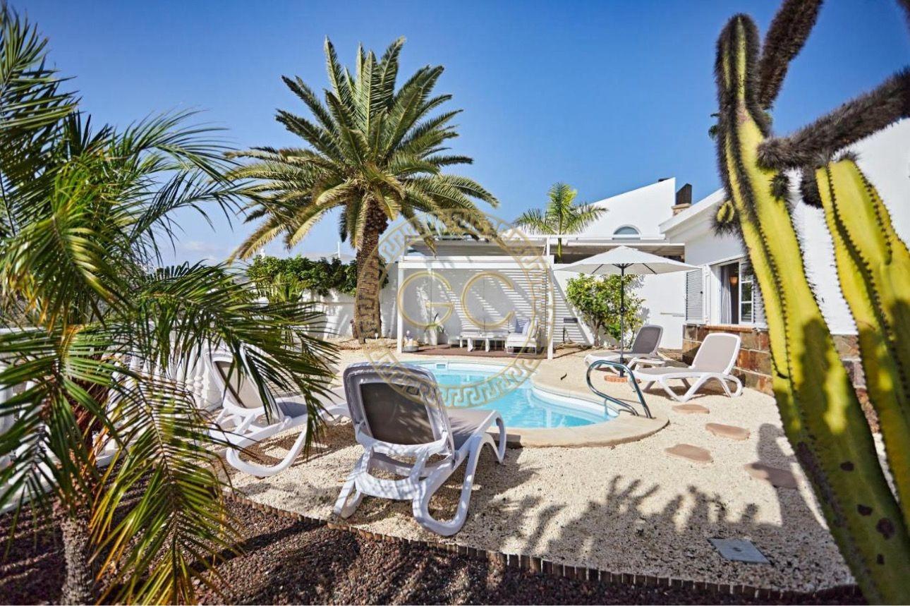 Exclusive dream villa with idyllic private garden, proper pool and sea view