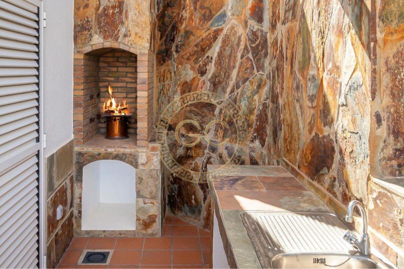 Exclusive dream villa with idyllic private garden, proper pool and sea view